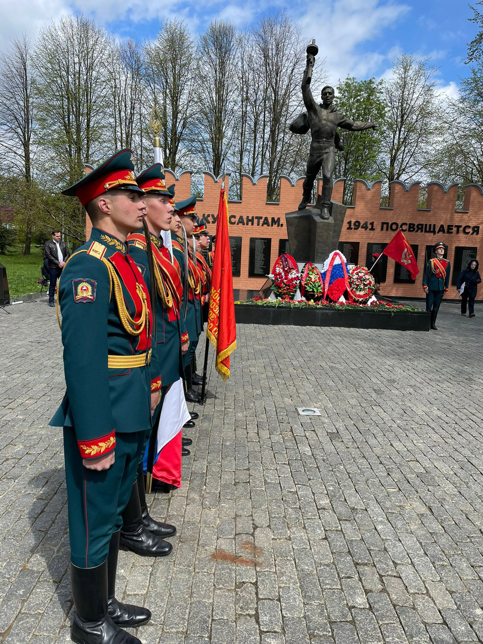 Посещение Мемориального комплекса Кремлевским курсантам 2023 952